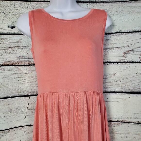 Maurices 24/7 Women’s XS Sleeveless Coral Pink Midi Dress Elastic Waist Rayon Sp - Picture 2 of 7